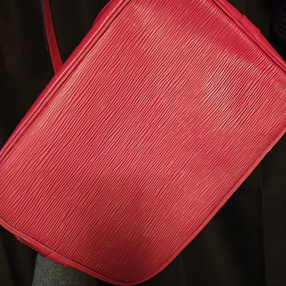 Louis Vuitton Red Epi Noe Bucket Bag - Picture 12 of 16